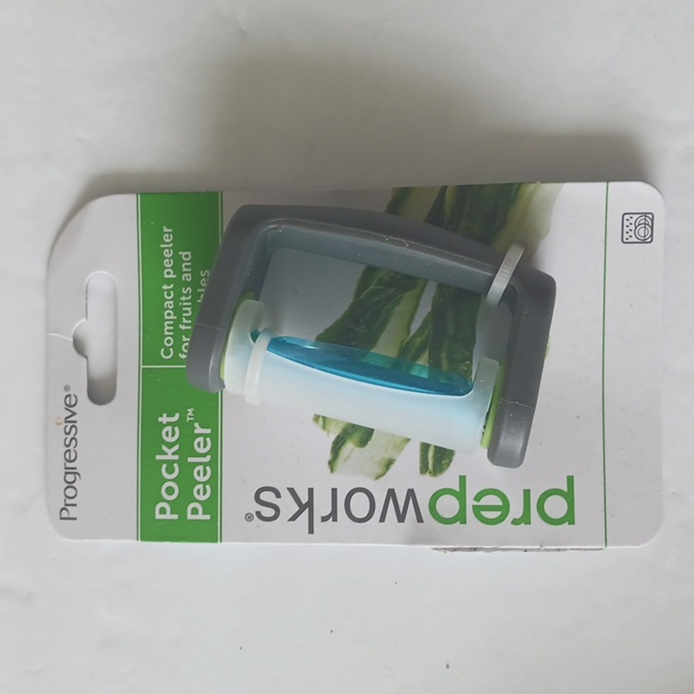 Progressive Pocket Peeler Compact for fruits & Vegetables